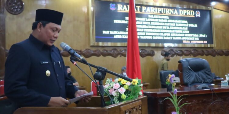 Hadiri Paripurna DPRD, Wabup Sebut Anggaran 2022 Untuk Program dan Kegiatan Strategis