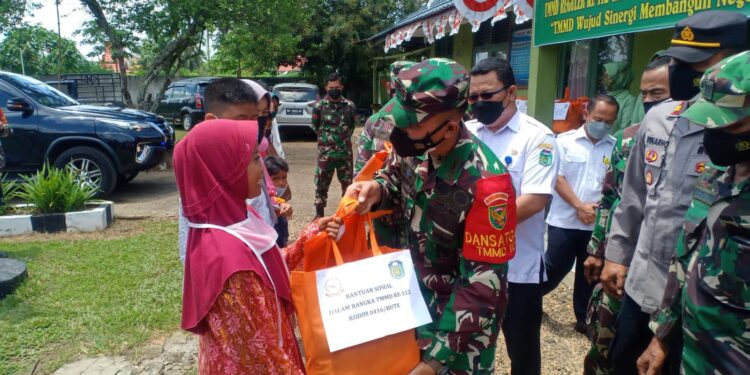Usai Pembukan Dansatgas TMMD Gelar Bakti Sosial