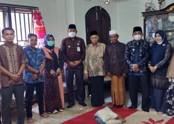 Kunjungi Tokoh Masyarakat Kelagian, Bupati Pimpin Tahlilan dan Doa