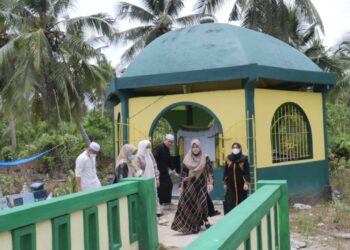 Hadiri Undangan Dzikir Kades Teluk Dalam Inhil, Bupati Sempatkan Ziarah Kemakam Tuan Guru Sapat