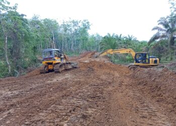 Operator Alat Berat Senang Bisa Bergabung Dengan Satgas TMMD ke 112 Kodim 0416/Bute