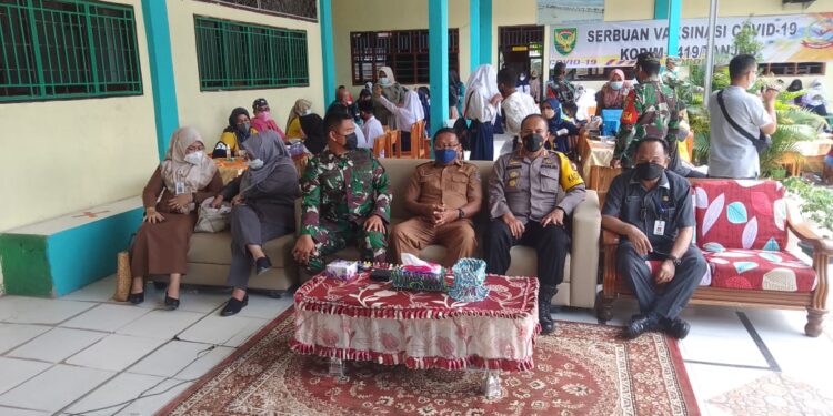Hadiri Giat Serbuan Vaksin TNI, Kapolres : Kepolisian Bersama TNI dan Pemkab Tetap Bersinergi Tanggulangi Covid-19