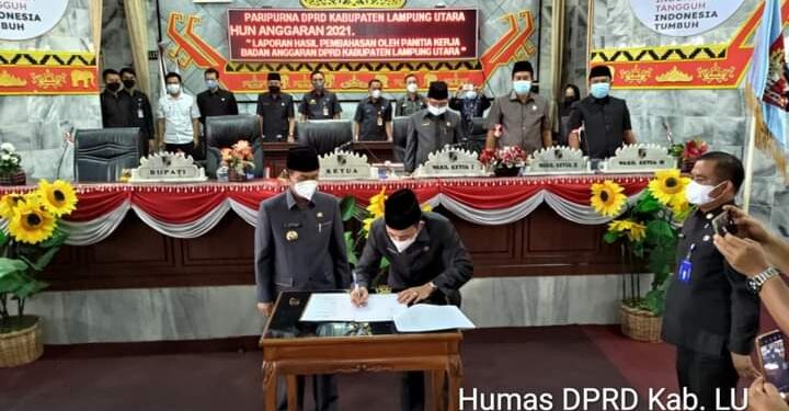 Bacakan Tanggapan Bupati, Wabup Ucapkan Terima Kasih dan Apresiasi Atas Pandangan Fraksi-fraksi