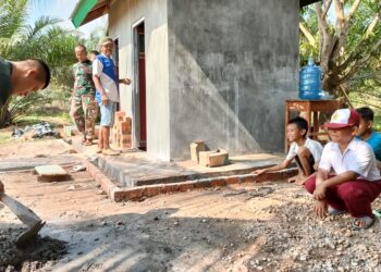 Senyum Anak-anak Simpang Semangko Bersama Satgas TMMD