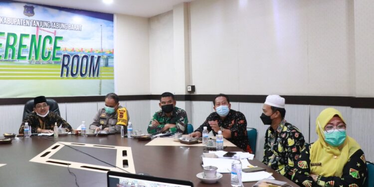 Hadiri Rakor Penanganan Covid-19 dan Inmendagri No. 44 Tahun 2021, Bupati Sampaikan Vaksinasi Capai 37,81% Perhari