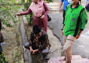 Bersama Kadis LH, Bupati Cek Salura Air Jalan Sriwijaya 