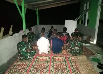 Sholat Berjamaah Bikin Satgas TMMD Dekat Dengan Warga