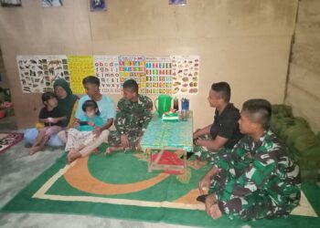 Begini Potret Kedekatan Satgas TMMD Bersama Orangtua Asuh