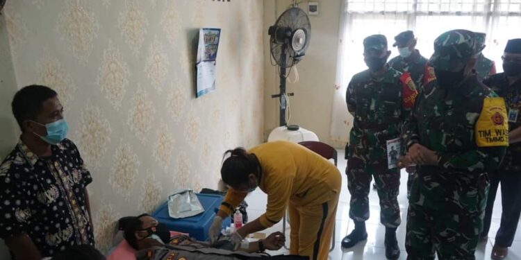 Katim Wasev Mabes TNI, Pantau Donor Darah di Lokasi TMMD ke-112
