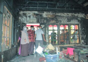 Tinjau Lokasi Kebakaran Tungkal IV Kota, Bupati Ucapkan Turut Berbelasungkawa