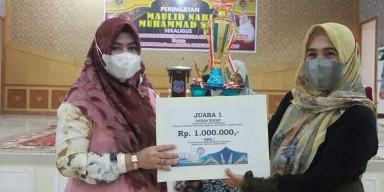 Hadiri Acara Maulid Nabi, Ketua TP-PKK Ajak Teladani Ahlak Rosullah