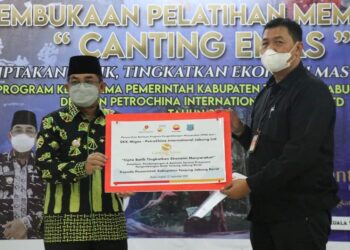 Buka Pelatihan Membatik CANTING EMAS, Bupati Apresiasi Disnaker dan PetroChina 