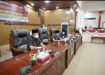 DPRD Tanjab Barat Gelar Rapat Paripurna Penyampaian Pandangan Umum Fraksi Terhadap RPJMD Tahun 2021 – 2026