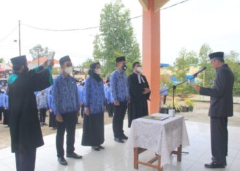 Ambil Sumpah 185 PNS Tanjabbar, Sekda: ASN Merupakan Pelopor dan Tauladan bagi Masyarakat