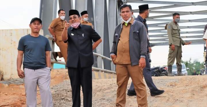 Bupati “Berang” Proyek Oprit Jembatan Sugeng tak Selesai