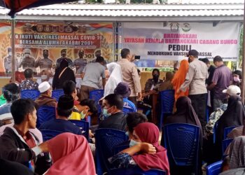 Antusias Warga Ikut Vaksinasi Massal Alumni AKABRI 2001, Sehari Tembus 1.305 Dosis