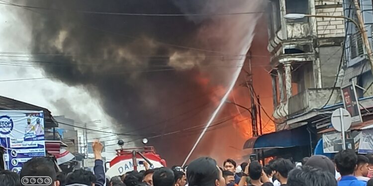 Kebakaran Hanguskan Rumah Warga Jl. Palembang Kuala Tungkal