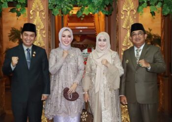 Hadiri PAW Wakil Ketua DPRD Provinsi Jambi, Bupati Ucapkan Selamat