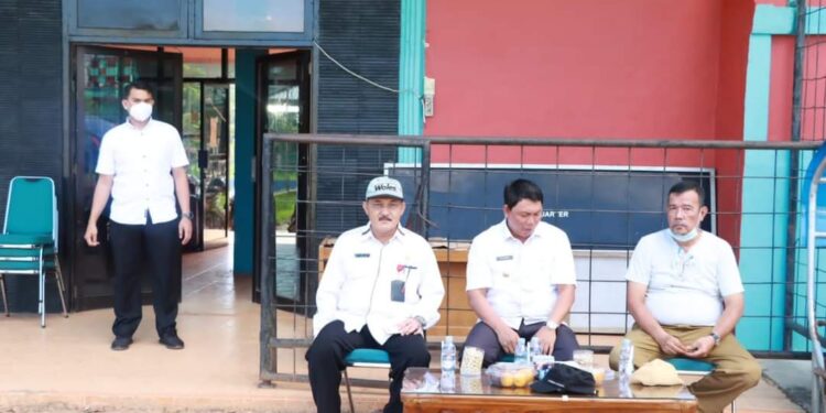 Berikan Motivasi Tim Sepakbola Jelang Gubernur Cup, Wabup Optimis Bisa Masuk Final