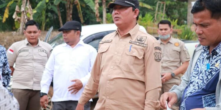 Kunker ke Renah Mendaluh, Wabup Tinjau Kondisi Infrastruktur 