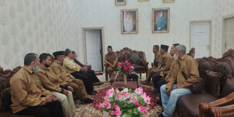 Ketua DPRD Bersama Pengurus PBSI Audensi ke Bupati 