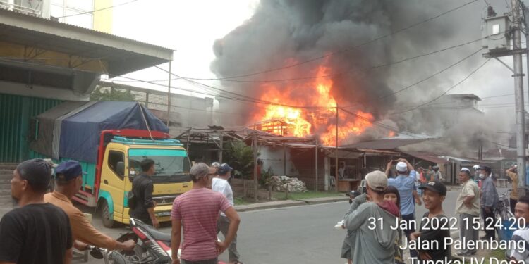 Belasan Rumah di Parit 1 dan Jalan Palembang Hangus Terbakar