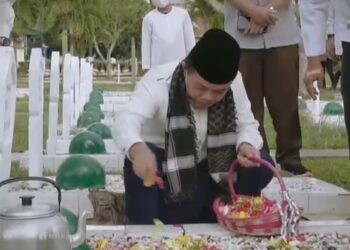 Al Haris Ziarah ke Makam Para Mantan Gubernur Jambi