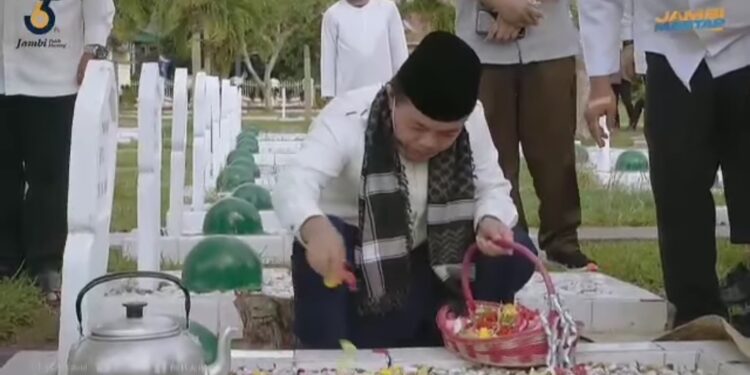 Al Haris Ziarah ke Makam Para Mantan Gubernur Jambi
