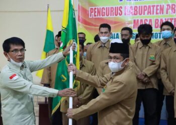 Pelantikan PBSI Tanjab Barat, Bupati Harap Mampu Berikan Kontribusi Bagi Kemajuan Olahraga