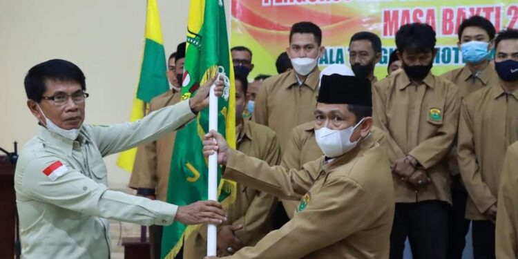 Pelantikan PBSI Tanjab Barat, Bupati Harap Mampu Berikan Kontribusi Bagi Kemajuan Olahraga