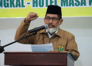 Ketua DPRD H. Abdullah, SE Resmi Pimpin PBSI Tanjab Barat Masa Bakti 2021-2025 