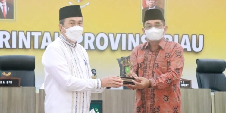 Bupati Hadiri Acara Audensi Pembangunan Konektivitas Antar Kabupaten Tanjabbar Inhil