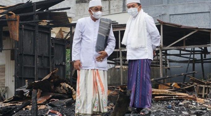 Didampingi Anwar Sadat, Al Haris Tinjau Lokasi Kebakaran Kualatungkal