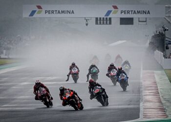 Cerita Menparekraf Tentang Hujan yang Bikin MotoGP Mandalika 2022 Sempat Tertunda