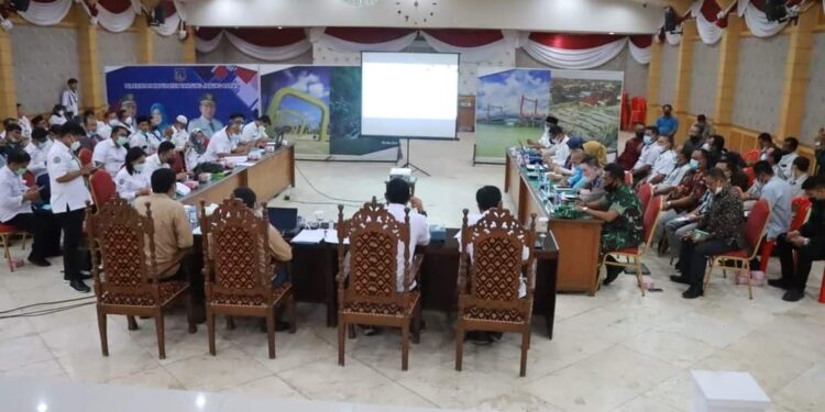 Pimpin Rapat Penyelesaian Konflik Lahan, Wabup : Warga TSM Harus Dicarikan Solusinya