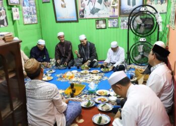 Turu Berduka cita, Wabup Melayat Ke Rumah Duka H. Ahmad Fauzi