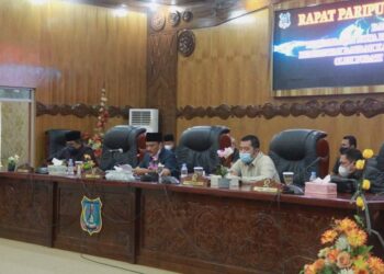 Hadiri Rapat Paripurna DPRD Tanjabbar Bupati Sampaikan 3 Raperda Inisiatif