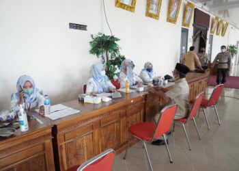 Gelar Vaksinasi Booster Untuk Anggota Dan Staf, Ketua DPRD Tanjabbar Pinta Semua Pihak Berkontribusi 