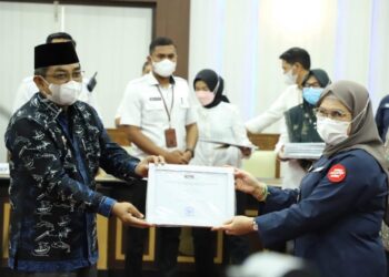 Pemkab Tanjabbar Terima 3 Piagam Penghargaan Dari KPK RI, Bupati : Ini Kabar Baik 