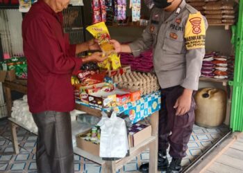Kapolsek Pengabuan Terun Langsung ke Pasar Tradisional Cek Ketersediaan Migor 
