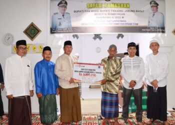 Safari Ramadhan ke Desa Partai Gading, Wabup Bagikan mushaf Al Qur’an dan CSR 