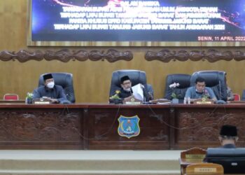 Hadiri Rapat Paripurna Ketiga DPRD, Wabup Sampaikan Tanggapan Bupati
