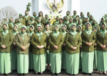 HUT Ke 76, Ketua Persit Koorcab Rem 042 Pimpin Ziarah Rombongan di TMP Yudha Satria