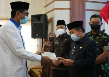 Danrem 042/Gapu Hadiri Penyerahan Sertifikat Tanah Wakaf Tahun 2022