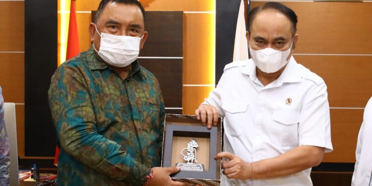 Perkuat Desa Digital, Wamendes Budi Arie: Desa Wajib Punya Website