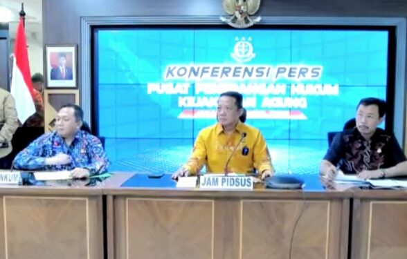 Kejagung Periksa Barang Bukti Elektronik Kasus Izin Ekspor CPO