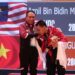 Persembahkan Emas Pertama untuk Angkat Besi