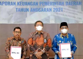 Ketua DPRD Tanjabbar Terima Penghargaan WTP Dari BPK-RI  Perwakilan Jambi 