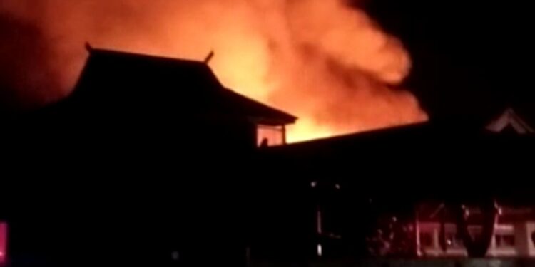 Kebakaran Hanguskan Rumah Warga Parit 4 Kualatungkal