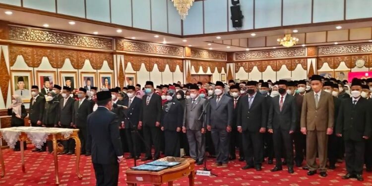 Al Haris Lantik Ratusan Kepala SMA/SMK